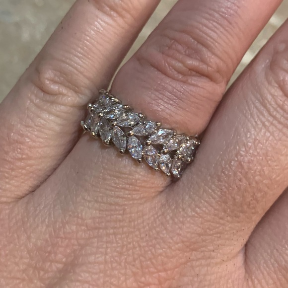 Black Diamond Jewelry - $250 BRAND NEW WHITE SAPPHIRE STAMPED STERLING SILVER BAND SIZE 8